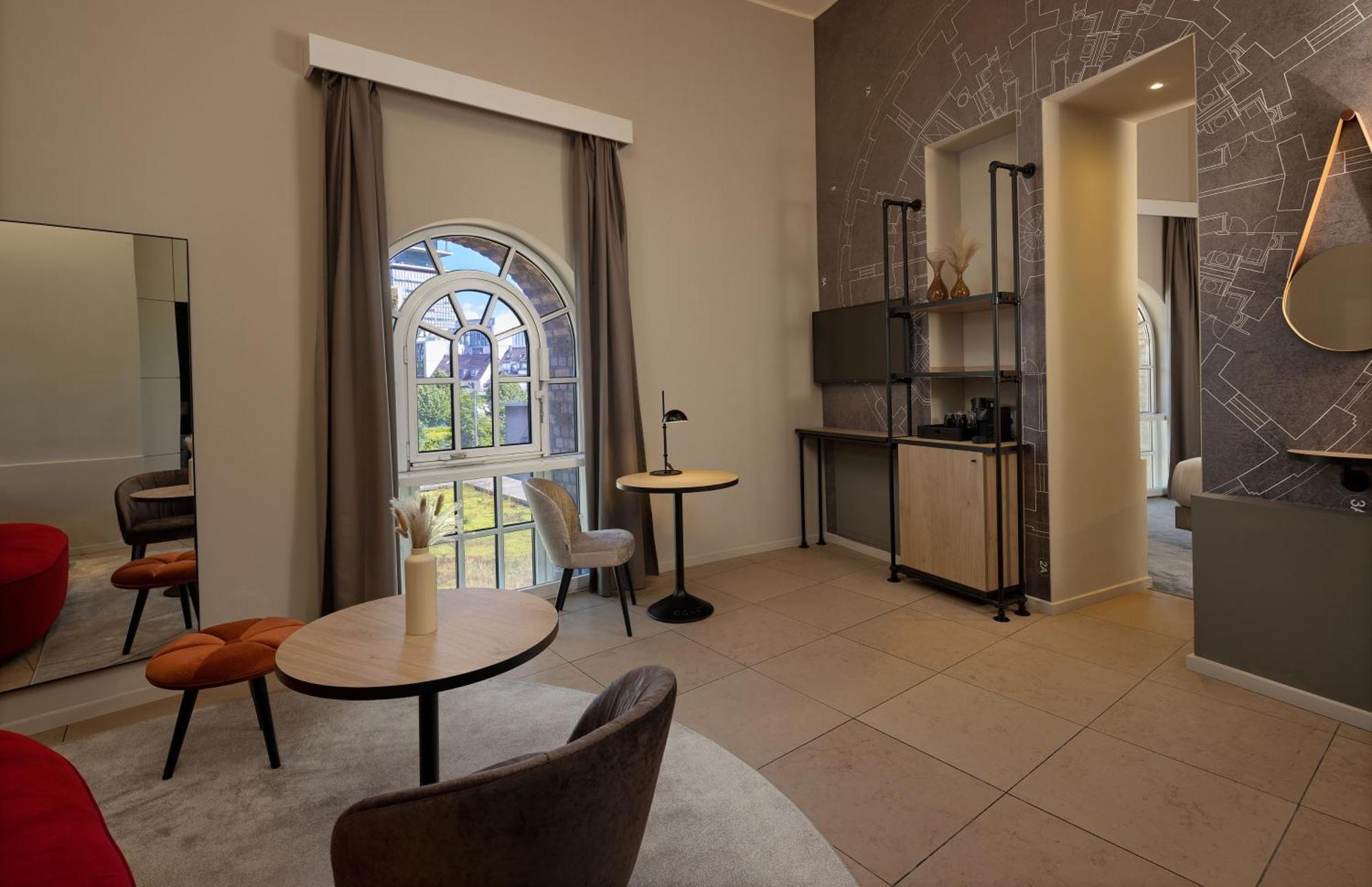 Wasserturm Hotel Cologne, Curio Collection By Hilton 외부 사진